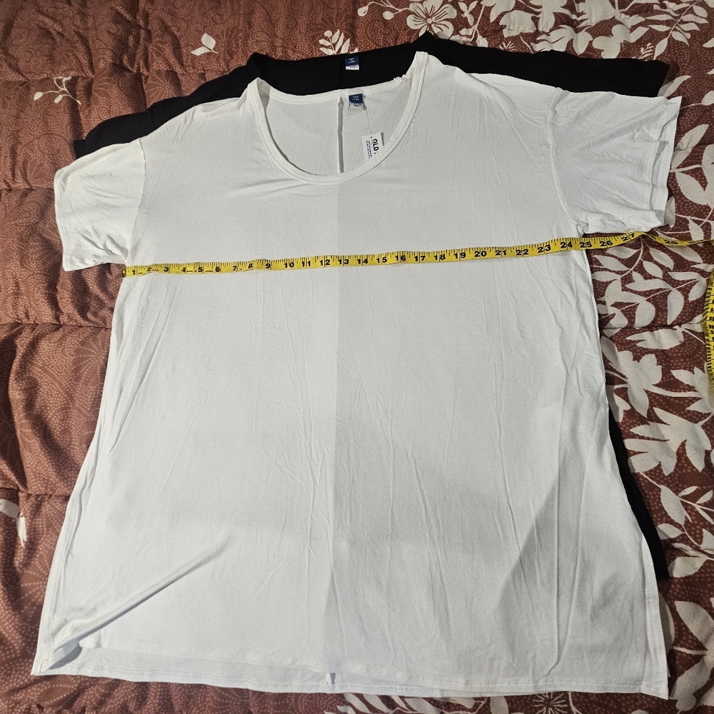 Old Navy woman's size Large Tall t-shirt tunic white black